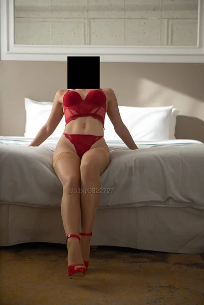 Компаньонка София - Exclusive High End Escort - Дълбоко гърло, Кунилингус, Анилингус - снимка 9