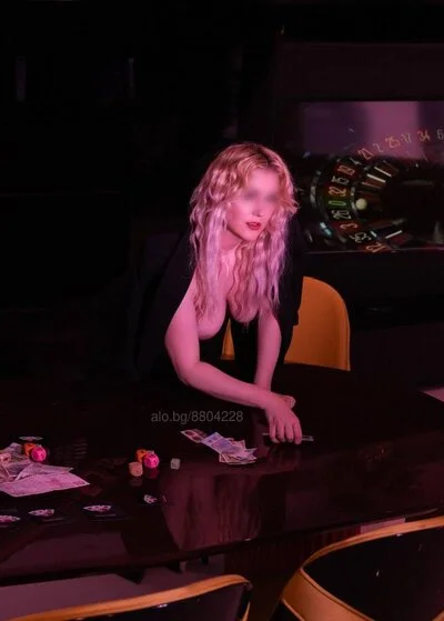 Компаньонка София - Гореща Блондинка