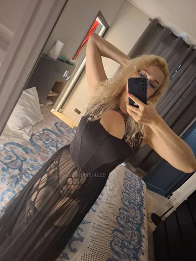 Компаньонка София - Гореща Блондинка - Робиня, Влизане в роля, Масаж - снимка 8