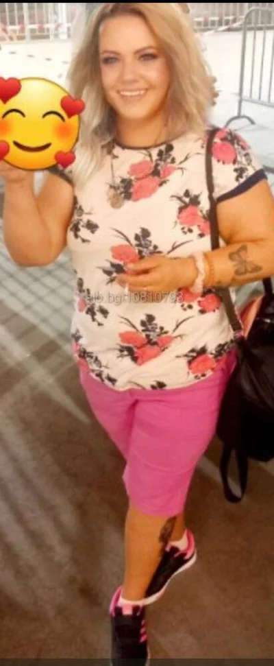 Компаньонка София - Отпосни се малко при пухкавата Росалинда