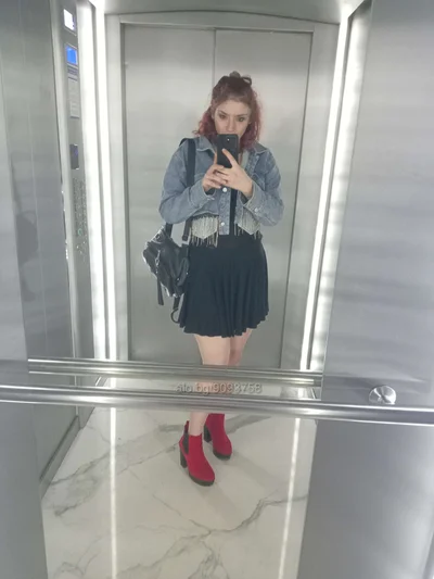 Компаньонка София - Свирка в кола 20с - Класически секс, Групов секс, Орален секс - снимка 1