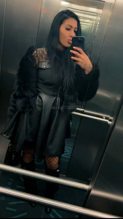 Компаньонка София - sexy black barbie escort… приемам плащания и с револют