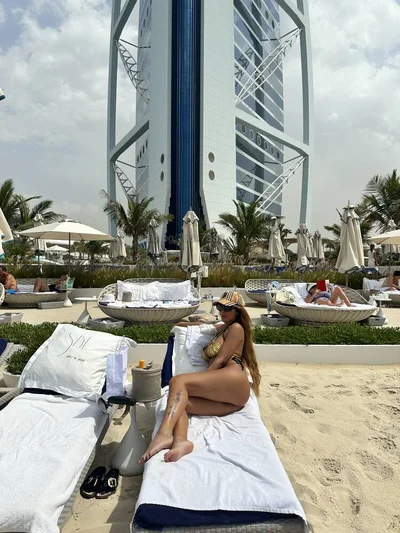 Компаньонка София - топ eскорт жения - Строга господарка, Влизане в роля, Масаж - снимка 16