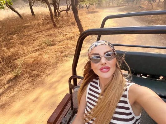 Компаньонка София - топ eскорт жения - Строга господарка, Влизане в роля, Масаж - снимка 20