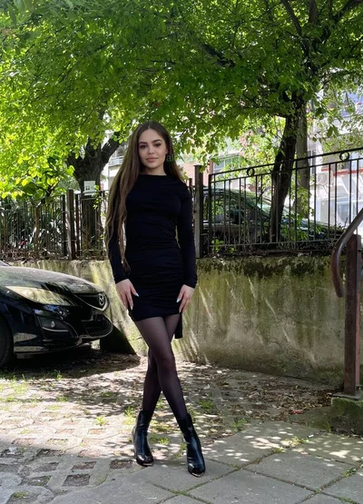 Компаньонка София - Zlata GFE info WHAT’S APP
