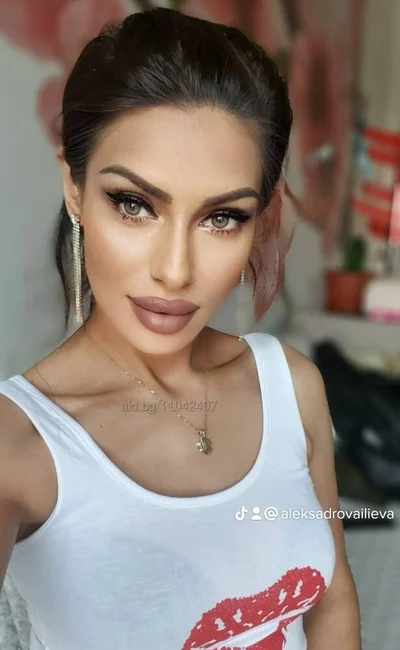 Компаньонка София - Роси 30мин50EUR супер опция GFE за час 250EUR + aнален