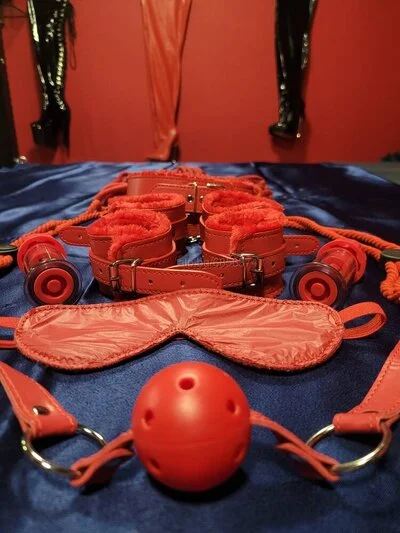 Компаньонка София - Pro-Domina Christina ® BDSM - Играчки, Пенис колан, Строга господарка - снимка 13